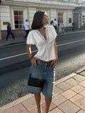 Blusa Acetinada com Renda e Manga Curta — miniatura 2