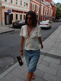 Blusa Acetinada com Renda e Manga Curta - miniatura 9