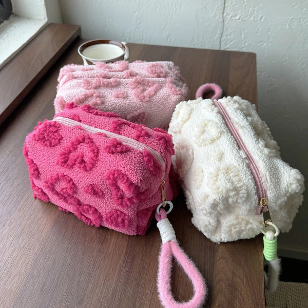 Necessaire de Pelucia com Alca — Organizador de Cosmeticos para Viagem