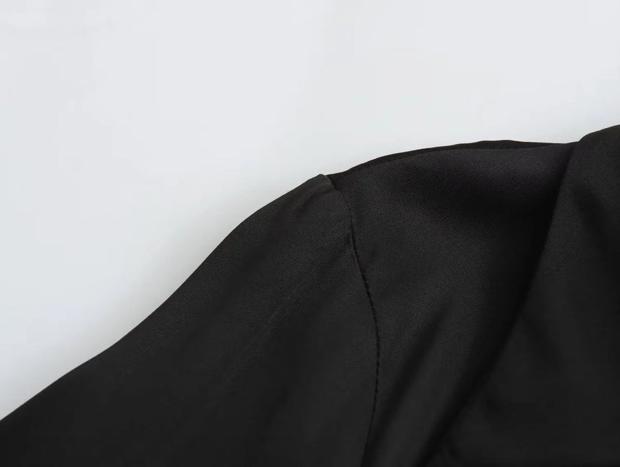 Camisa Acetinada Preta com Laço BellaVita - foto 10