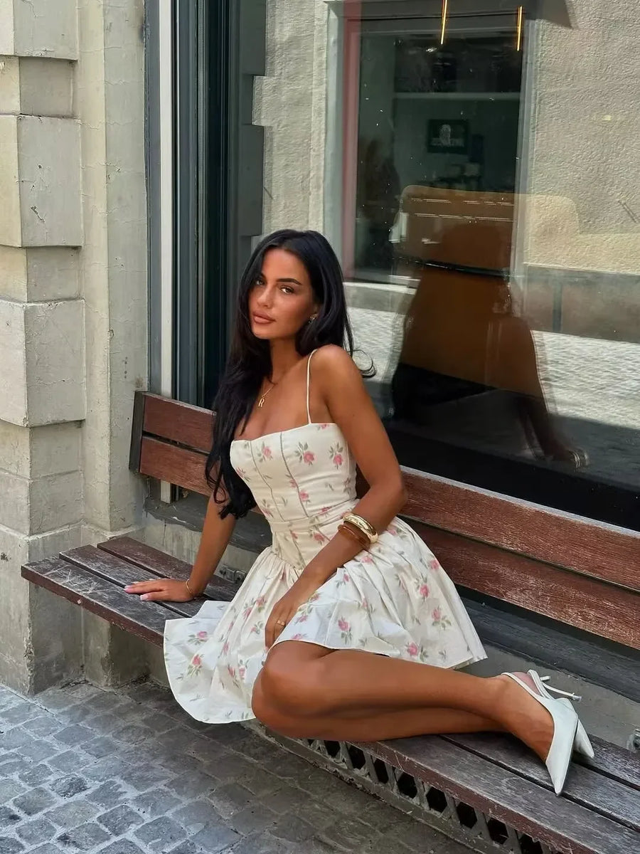 Vestido Curto Floral de Alça Fina BellaVita - foto 8