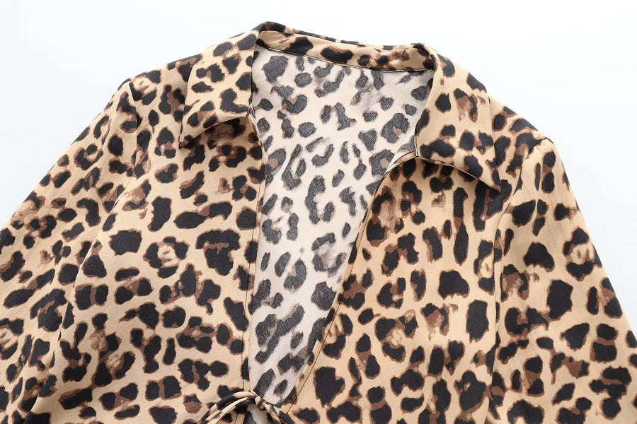 Camisa Acetinada Preta com Laço BellaVita - foto 19