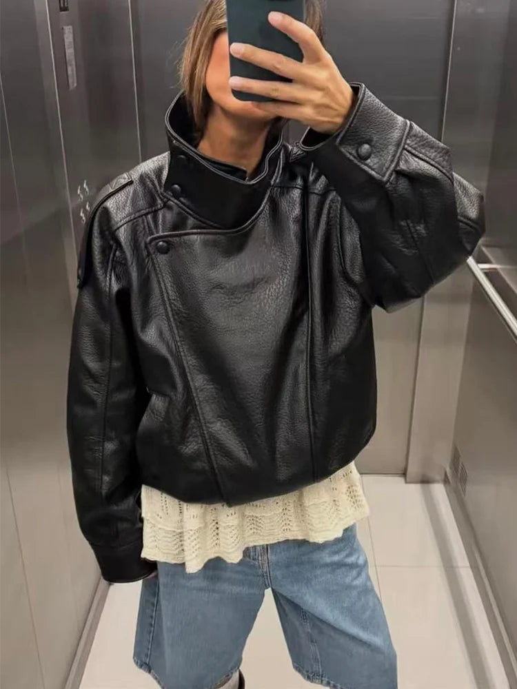 Jaqueta Feminina de Couro Estilo Motociclista — Streetwear — foto 2
