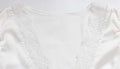 Blusa Acetinada com Renda e Manga Curta - miniatura 23