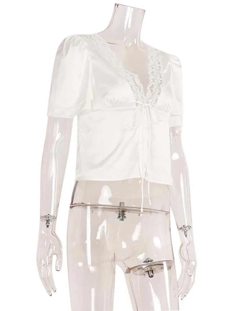 Blusa Acetinada com Renda e Manga Curta - foto 21
