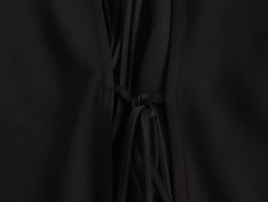Camisa Acetinada Preta com Laço BellaVita - foto 13